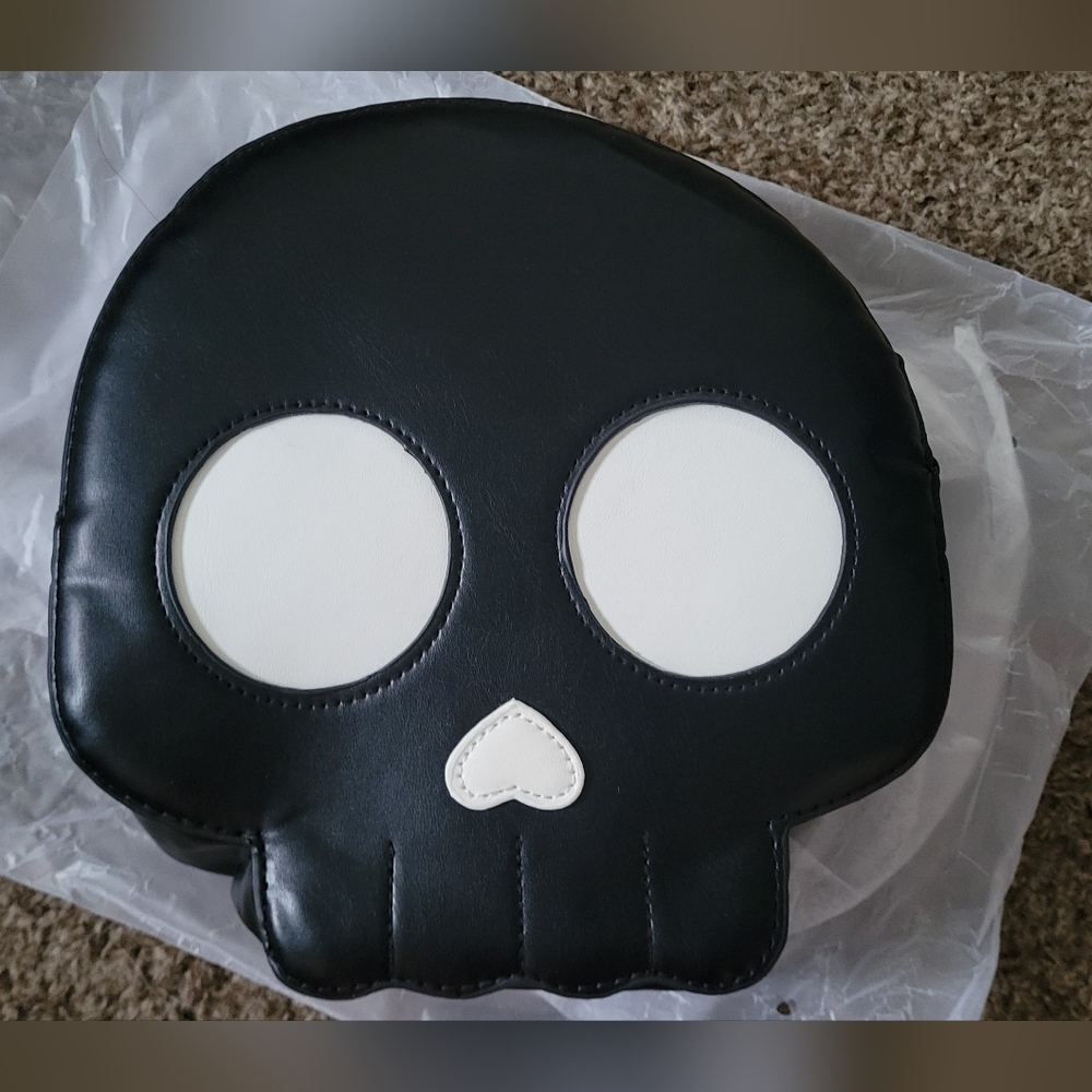 Black Skull Purse